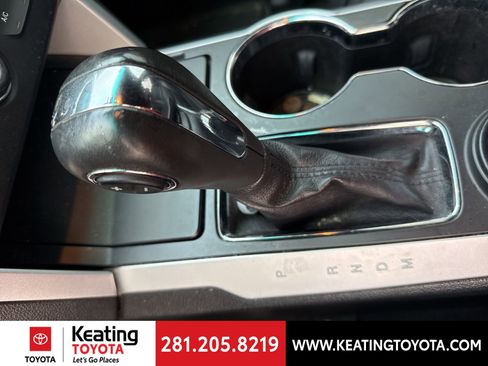 Used 2015 Ford Explorer XLT w/ Equipment Group 202B image 20