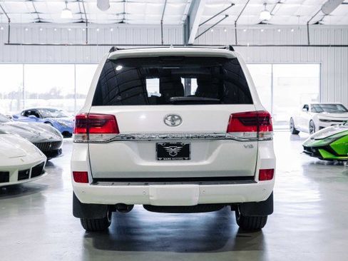 Used 2018 Toyota Land Cruiser image 5