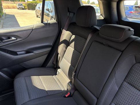 Used 2025 Chevrolet Equinox LT AWD/4WD image 39