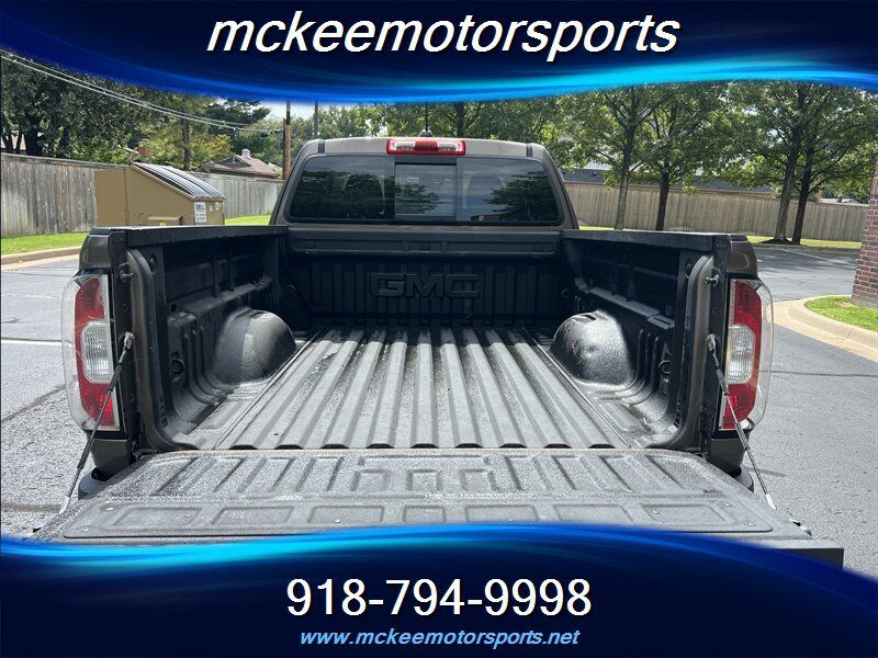 Used 2016 GMC Canyon SLE w/ SLE Convenience Package RWD image 4