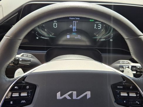 Certified 2023 Kia Niro EX Touring FWD image 30