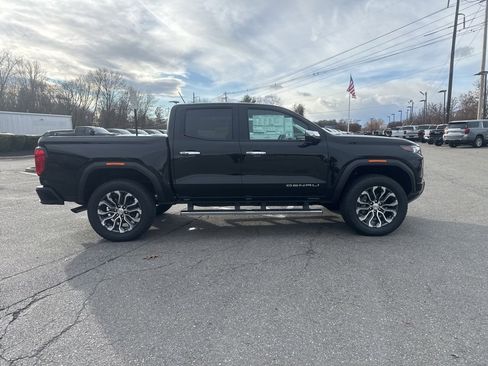 New 2025 GMC Canyon Denali image 7