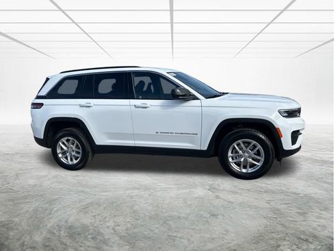 New 2025 Jeep Grand Cherokee Laredo X image 3