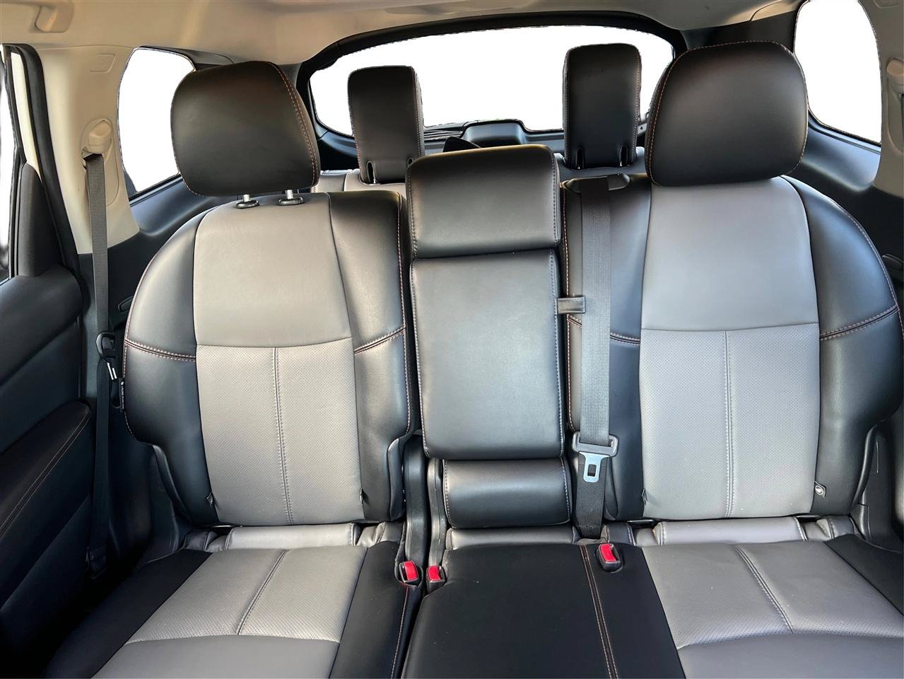 Used 2020 Nissan Pathfinder SL AWD/4WD image 27