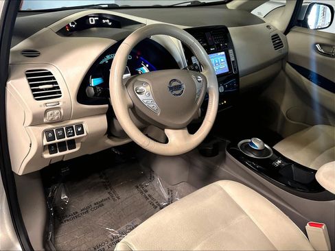 Used 2015 Nissan Leaf SV w/ LED & Quick Charge Package FWD image 15