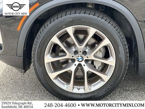 Used 2019 BMW X5 xDrive40i w/ Convenience Package AWD/4WD image 11