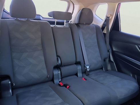 Used 2016 Nissan Rogue S image 28