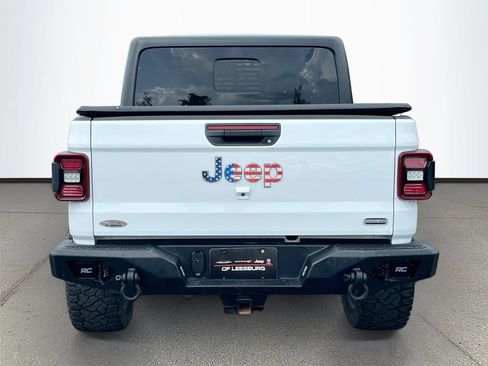 Used 2023 Jeep Gladiator Overland w/ LED Lighting Group AWD/4WD image 6