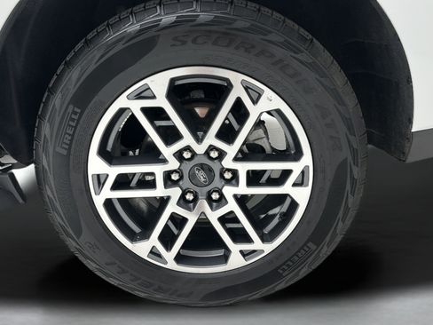 Used 2025 Ford Expedition Active AWD/4WD image 8
