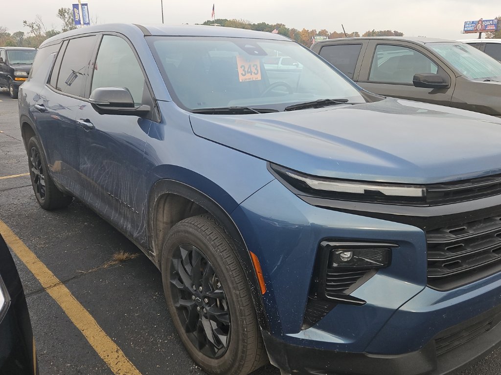 Used 2024 Chevrolet Traverse LS w/ Midnight/Sport Edition FWD image 3