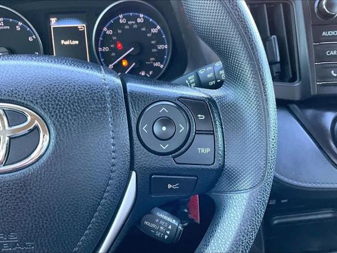 Used 2018 Toyota RAV4 LE image 23