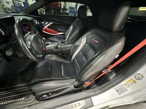 Used 2022 Chevrolet Camaro SS RWD image 17
