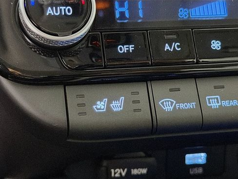 New 2025 Hyundai Elantra Limited image 24