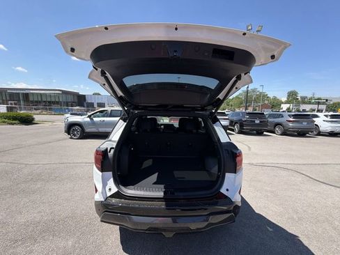 New 2026 GMC Terrain AT4 w/ LPO, Black Badging Package AWD/4WD image 19