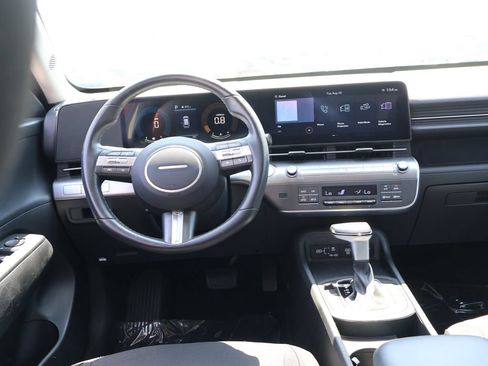 Used 2025 Hyundai Kona SEL FWD image 17