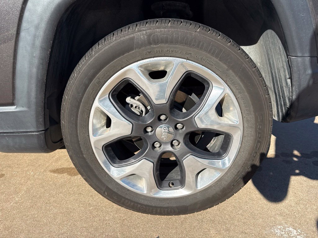 Used 2018 Jeep Compass Limited w/ Navigation Group FWD image 19