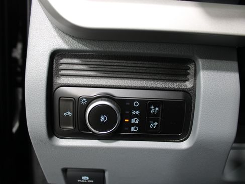 Used 2025 Ford F250 XLT AWD/4WD image 8