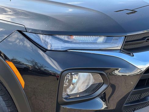Used 2023 Chevrolet TrailBlazer LT w/ Convenience Package image 8