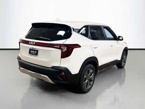 New 2026 Kia Seltos LX image 7