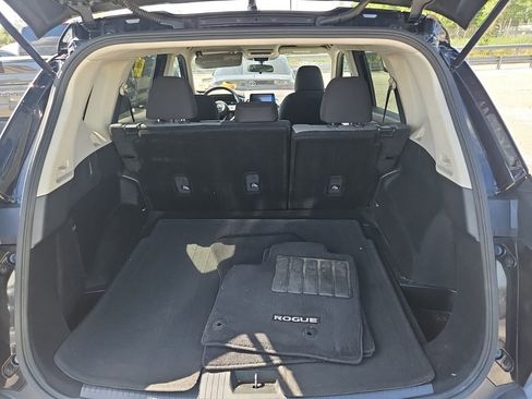 Used 2023 Nissan Rogue SV FWD image 8