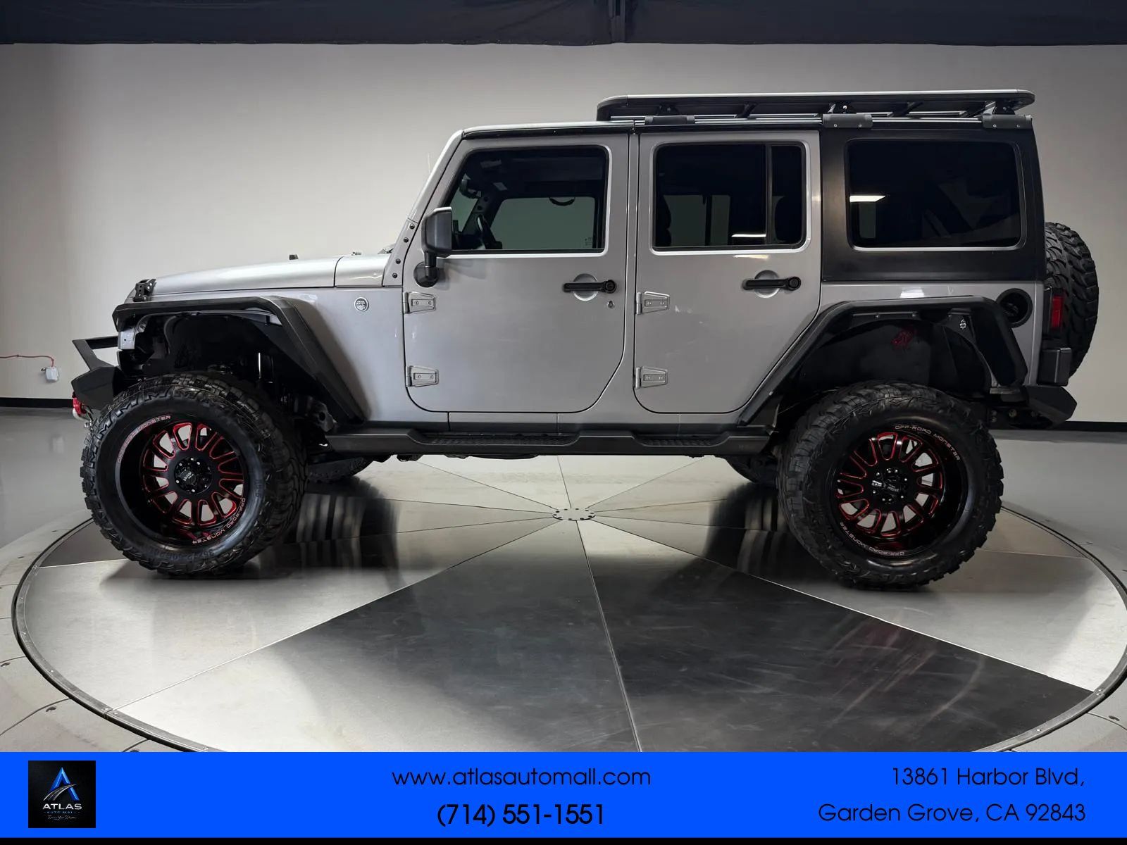 Used 2018 Jeep Wrangler Unlimited Sahara AWD/4WD image 4