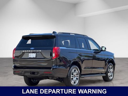 Used 2025 Ford Expedition Active AWD/4WD image 7