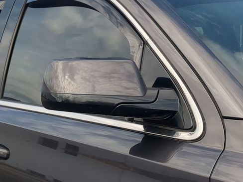 Used 2018 GMC Yukon SLT w/ Open Road Package image 11