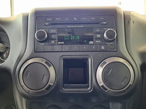 Used 2018 Jeep Wrangler Sport AWD/4WD image 14