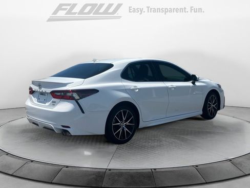 Used 2024 Toyota Camry SE FWD image 9
