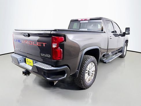 Used 2020 Chevrolet Silverado 2500 High Country w/ Technology Package AWD/4WD image 6