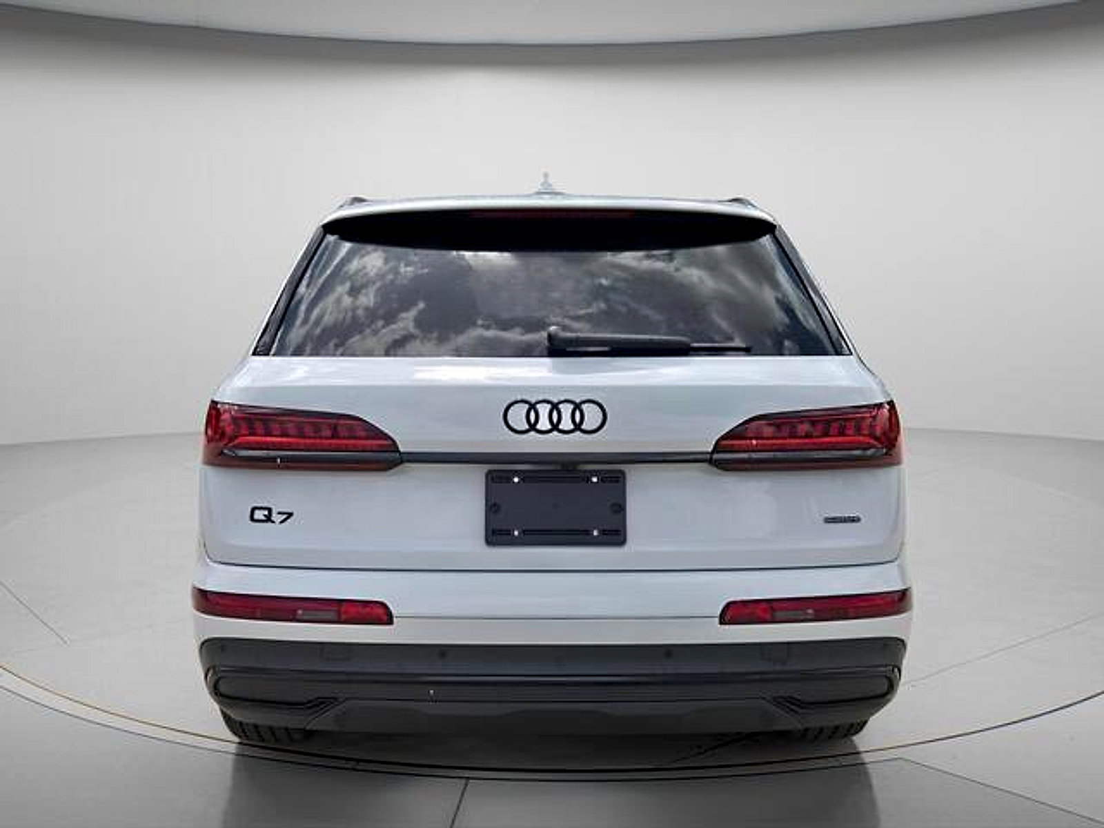 Used 2023 Audi Q7 3.0T Premium Plus w/ Premium Plus Package AWD/4WD image 5