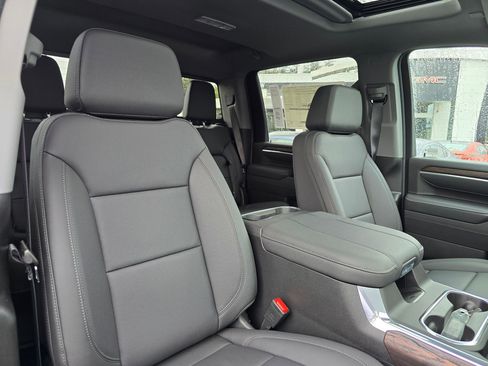 New 2025 GMC Sierra 3500 SLT w/ SLT Premium Package image 10