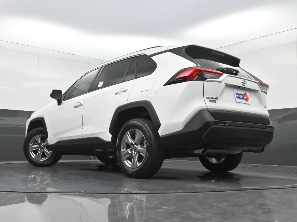 Used 2022 Toyota RAV4 XLE w/ Convenience Package FWD image 28