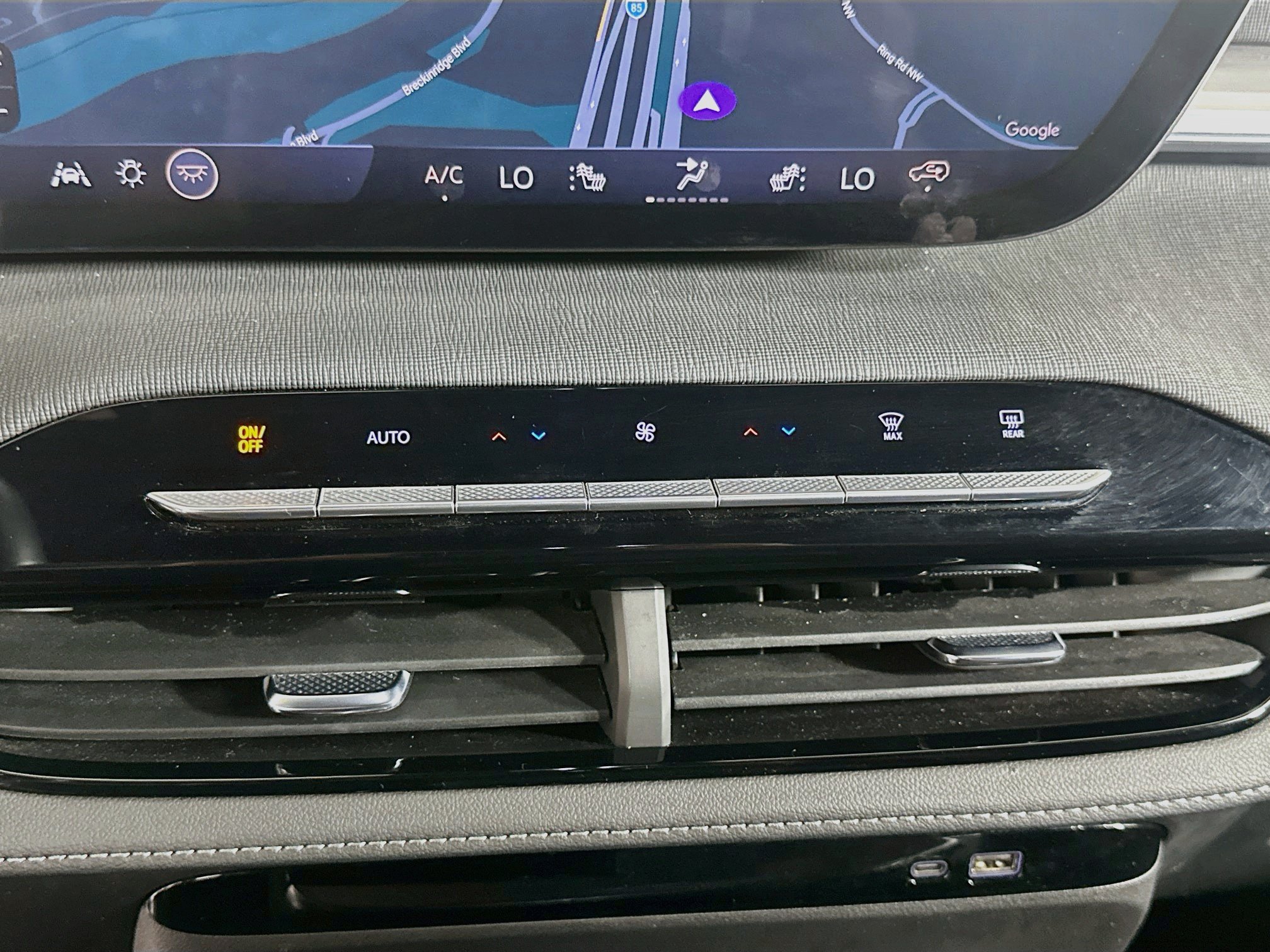 Used 2025 Buick Enclave Preferred FWD image 24