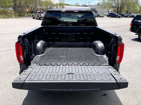 Used 2025 GMC Sierra 1500 SLT AWD/4WD image 30