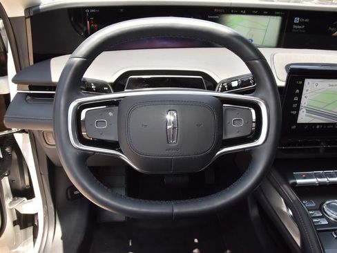 New 2026 Lincoln Nautilus Premier w/ Jet Appearance Package AWD/4WD image 22