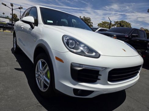 Used 2016 Porsche Cayenne S w/ Premium Package AWD/4WD image 8