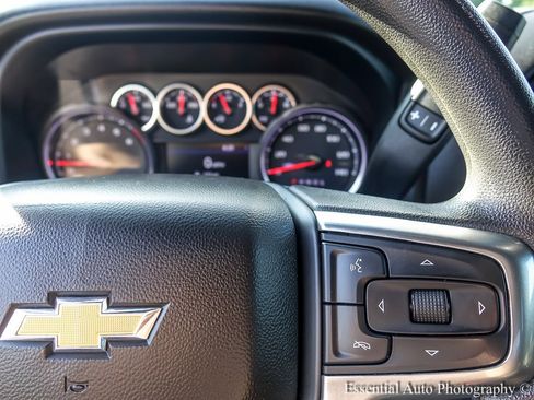 Used 2022 Chevrolet Silverado 2500 Custom w/ Custom Value Package image 18