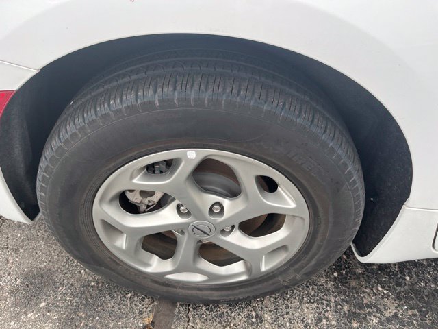Used 2024 Chrysler Pacifica Limited AWD/4WD image 5