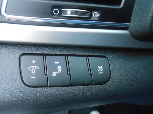 Used 2018 Hyundai Elantra Value Edition image 18