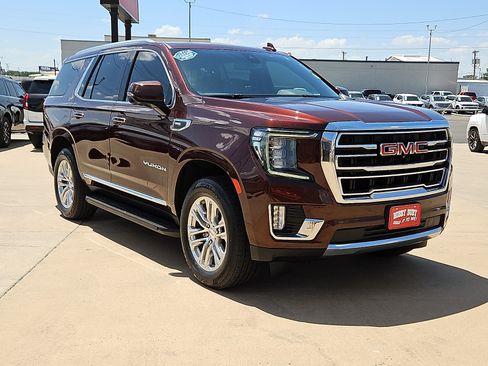 Used 2022 GMC Yukon SLT w/ SLT Premium Package AWD/4WD image 4