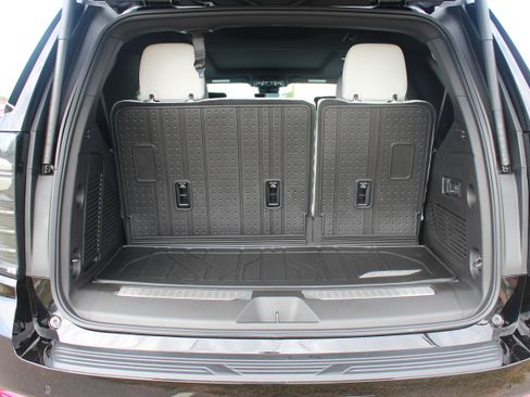 New 2026 Chevrolet Tahoe Premier image 9