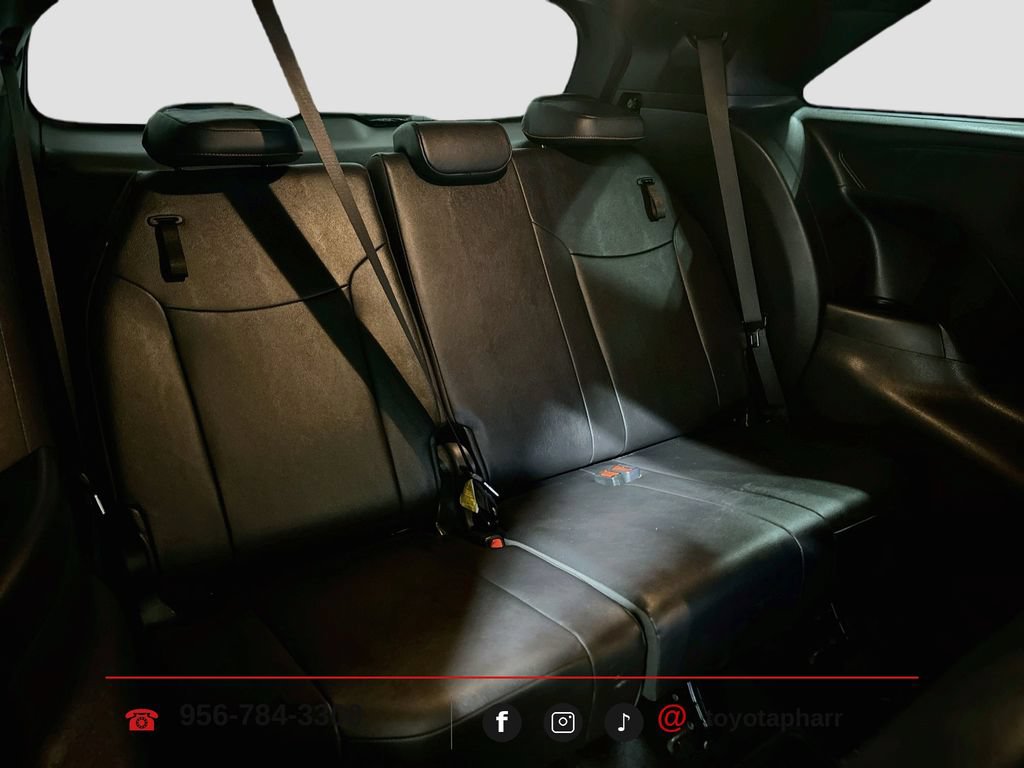 Used 2025 Toyota Sienna XSE FWD image 26