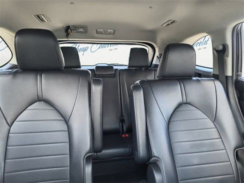 Used 2022 Toyota Highlander XLE image 11