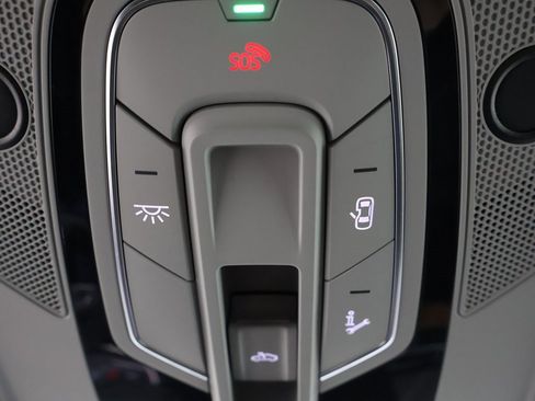 Used 2023 Audi A4 2.0T Premium w/ Convenience Package image 8