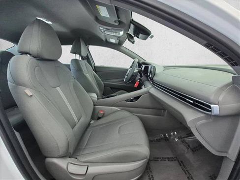 Used 2024 Hyundai Elantra SE FWD image 23