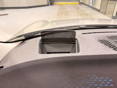 Used 2025 MINI Cooper 2-Door Hardtop image 15