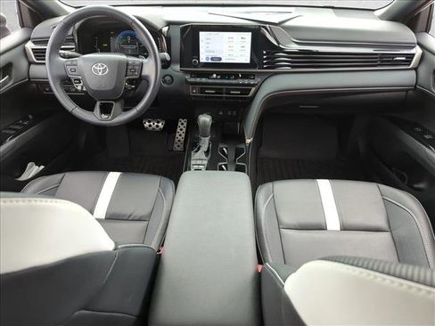 Certified 2025 Toyota Camry SE FWD image 17