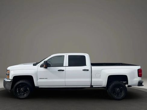 Used 2019 Chevrolet Silverado 2500 W/T w/ WT Convenience Package AWD/4WD image 2