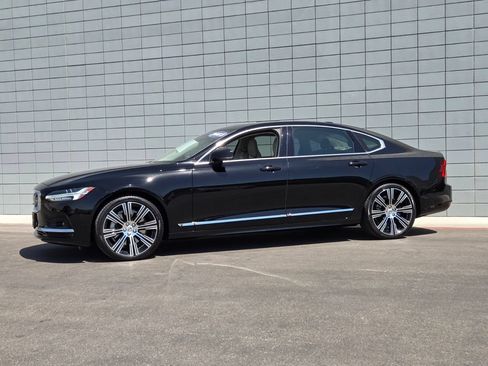 Used 2023 Volvo S90 B6 Plus AWD/4WD image 2